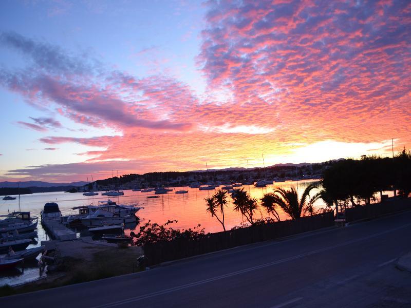 Rozos Hotel Porto Heli Exterior photo